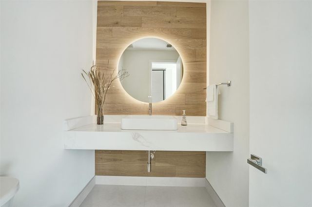 1525 NE 15th Ave, Fort Lauderdale, FL 33304