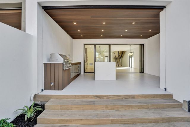 1525 NE 15th Ave, Fort Lauderdale, FL 33304