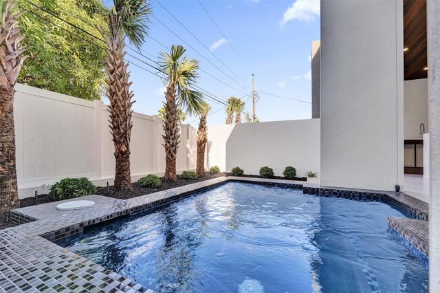 1525 NE 15th Ave, Fort Lauderdale, FL 33304