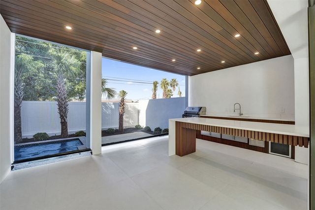 1525 NE 15th Ave, Fort Lauderdale, FL 33304