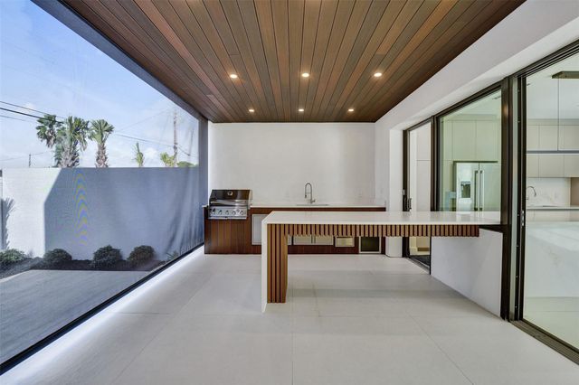 1525 NE 15th Ave, Fort Lauderdale, FL 33304