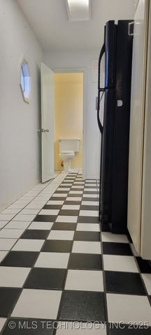 107 N 12th Avenue, Madill, OK 73446