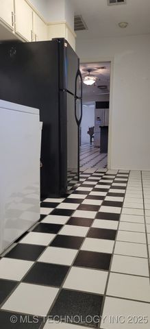 107 N 12th Avenue, Madill, OK 73446