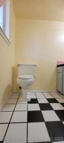 107 N 12th Avenue, Madill, OK 73446