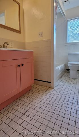 107 N 12th Avenue, Madill, OK 73446