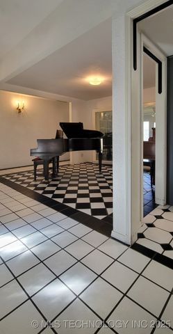 107 N 12th Avenue, Madill, OK 73446