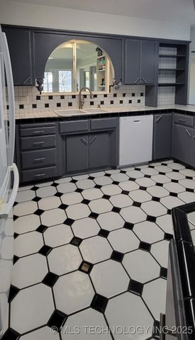 107 N 12th Avenue, Madill, OK 73446