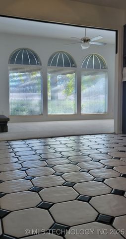 107 N 12th Avenue, Madill, OK 73446