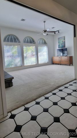 107 N 12th Avenue, Madill, OK 73446