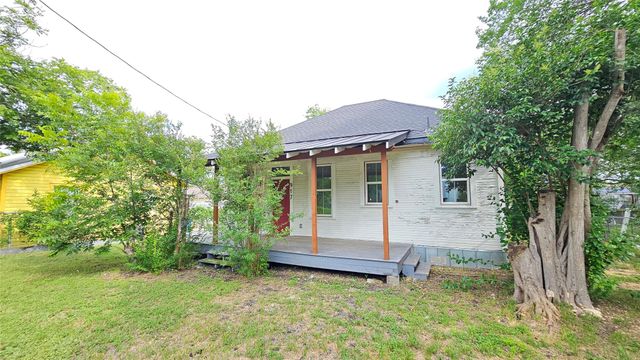 917 W 6th ST, Taylor, TX 76574