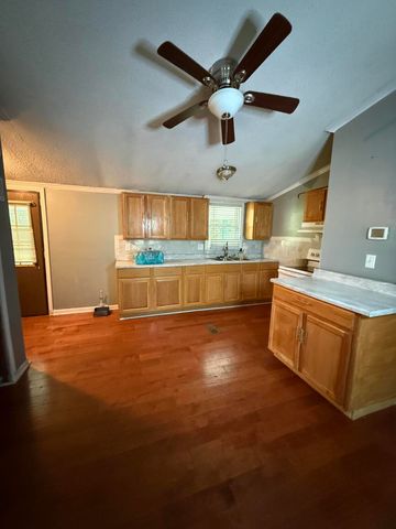 395 High Rock Road, Hazard, KY 41701