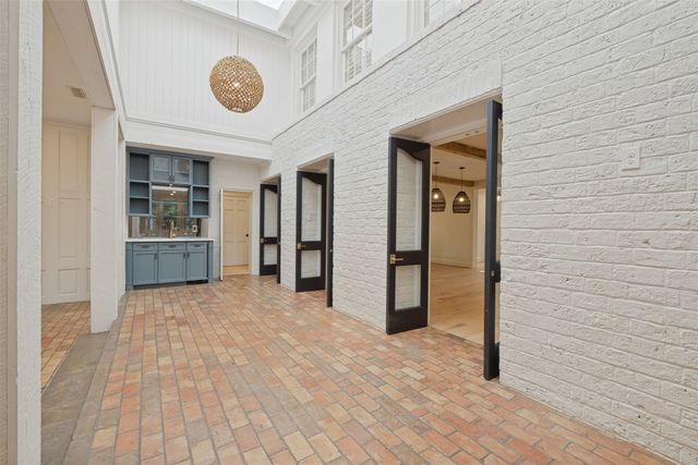 4331 Versailles Avenue, Highland Park, TX 75205
