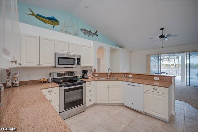 1005 NW 9th TER, Cape Coral, FL 33993