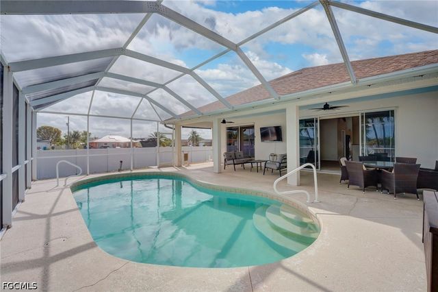 1005 NW 9th TER, Cape Coral, FL 33993
