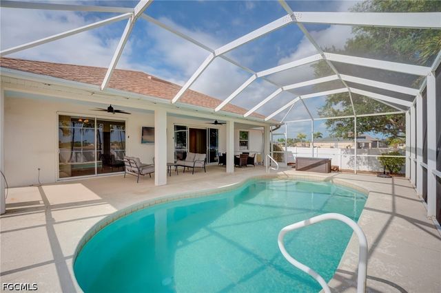 1005 NW 9th TER, Cape Coral, FL 33993