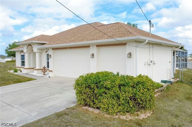 1005 NW 9th TER, Cape Coral, FL 33993