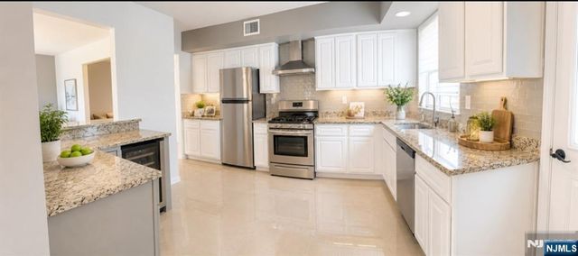 403 Terrace Avenue, Hasbrouck Heights, NJ 07604