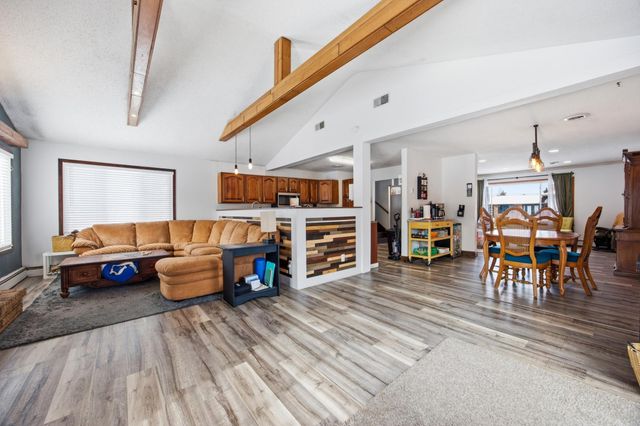 2802 BROOKDALE Road, Moorhead, MN 56560