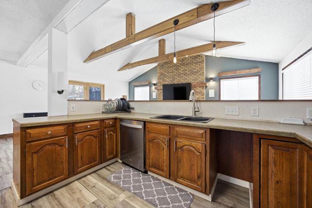 2802 BROOKDALE Road, Moorhead, MN 56560