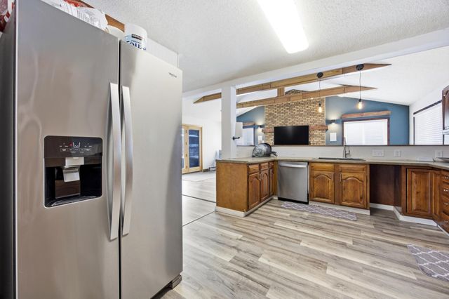 2802 BROOKDALE Road, Moorhead, MN 56560