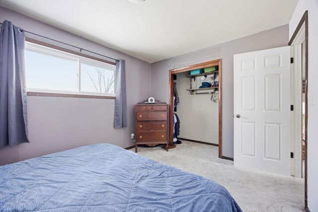 2802 BROOKDALE Road, Moorhead, MN 56560