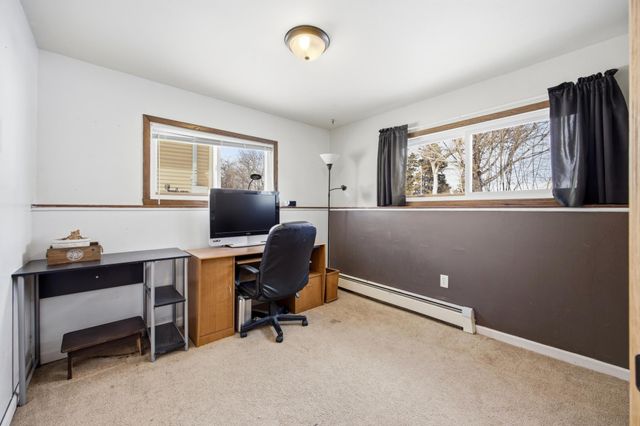 2802 BROOKDALE Road, Moorhead, MN 56560