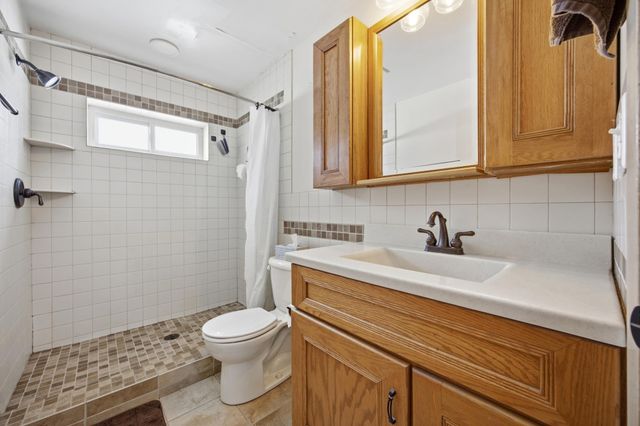 2802 BROOKDALE Road, Moorhead, MN 56560