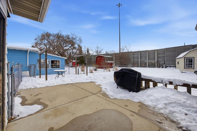 2802 BROOKDALE Road, Moorhead, MN 56560