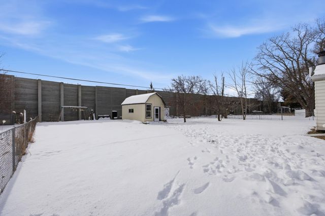 2802 BROOKDALE Road, Moorhead, MN 56560