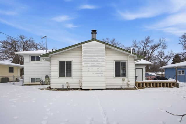 2802 BROOKDALE Road, Moorhead, MN 56560