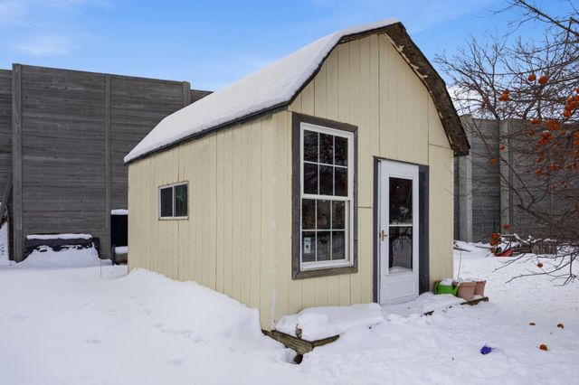 2802 BROOKDALE Road, Moorhead, MN 56560