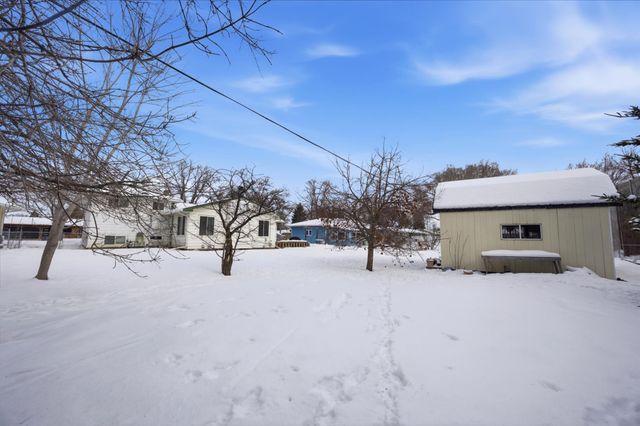 2802 BROOKDALE Road, Moorhead, MN 56560