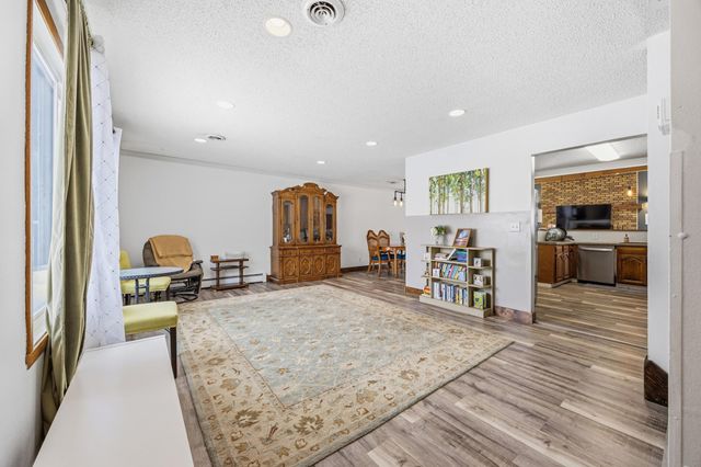 2802 BROOKDALE Road, Moorhead, MN 56560