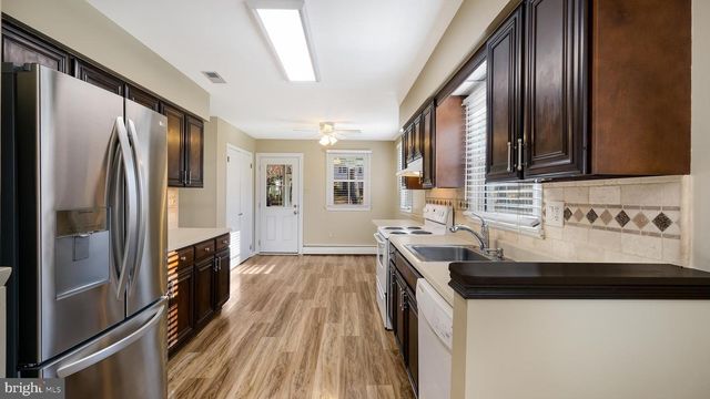 11 DOGWOOD LN, Doylestown, PA 18901