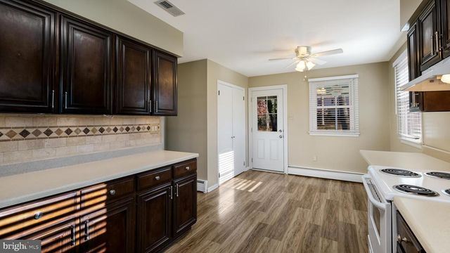 11 DOGWOOD LN, Doylestown, PA 18901