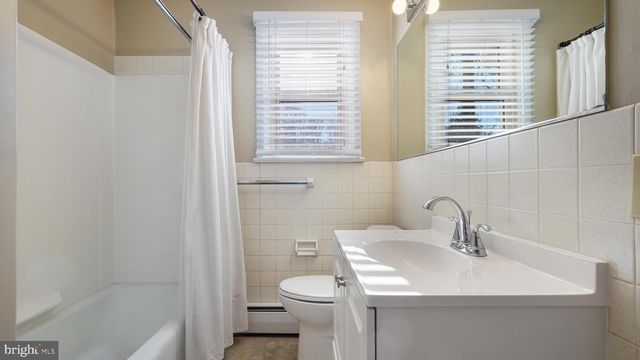 11 DOGWOOD LN, Doylestown, PA 18901