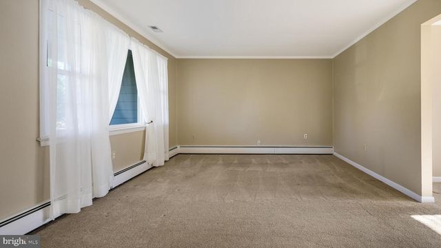 11 DOGWOOD LN, Doylestown, PA 18901