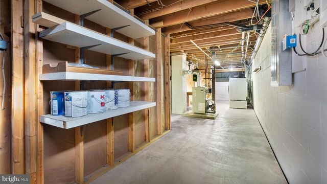 11 DOGWOOD LN, Doylestown, PA 18901