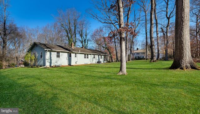 11 DOGWOOD LN, Doylestown, PA 18901