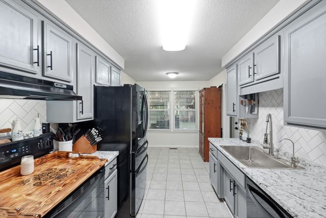 2670 Keyland Dr, Clarksville, TN 37040