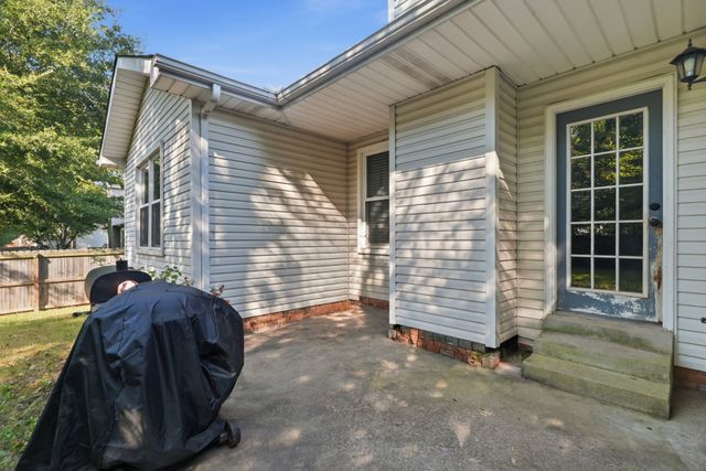 2670 Keyland Dr, Clarksville, TN 37040