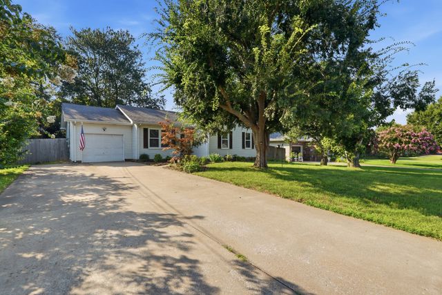 2670 Keyland Dr, Clarksville, TN 37040