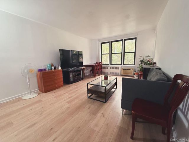 5803 Calloway Street 4H, Corona, NY 11368