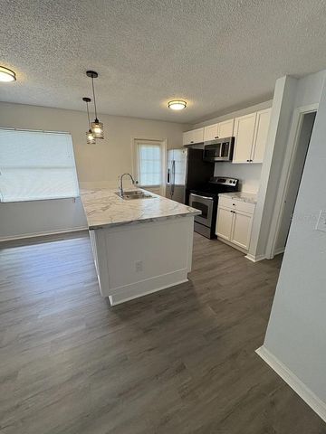 204 MARY CATHERINE COURT, Lakeland, FL 33809