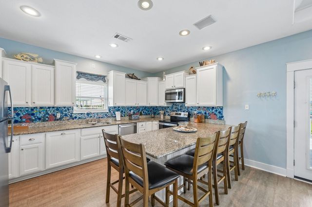 977 Bahama Drive, Crystal Beach, TX 77650