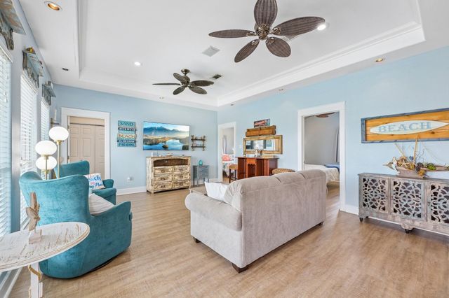 977 Bahama Drive, Crystal Beach, TX 77650