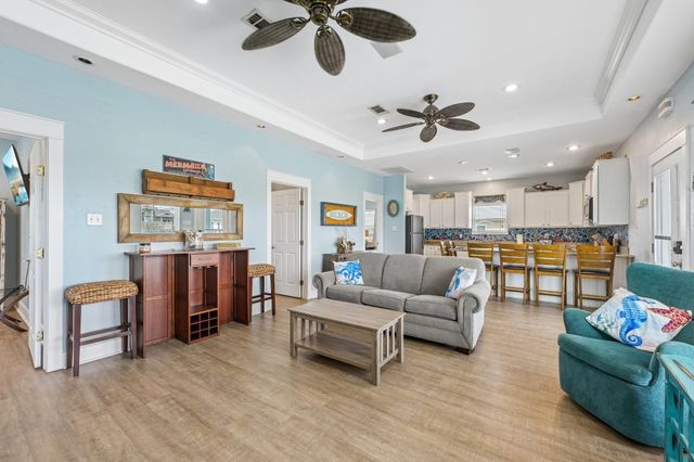 977 Bahama Drive, Crystal Beach, TX 77650