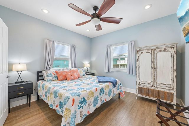 977 Bahama Drive, Crystal Beach, TX 77650