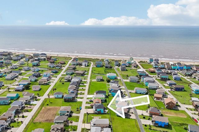 977 Bahama Drive, Crystal Beach, TX 77650
