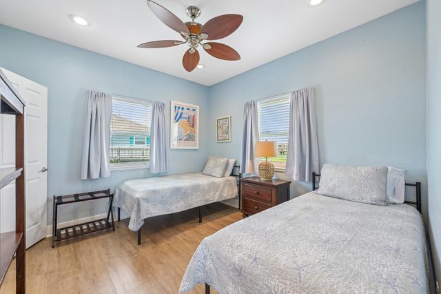 977 Bahama Drive, Crystal Beach, TX 77650